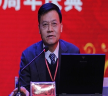 中國科學(xué)院院士、西北生態(tài)環(huán)境資源研究院常務(wù)副院長、我國著名寒區(qū)土木工程專家、博士生導(dǎo)師賴遠(yuǎn)明教授就“寒區(qū)道路熱學(xué)特性分析方法和凍害防治技術(shù)”?與嘉賓、校友和師生分享了自己獨(dú)特的見解